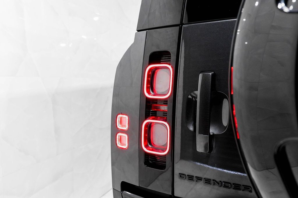 Used Land Rover Defender 2023 for sale - 76417095: Photo 8