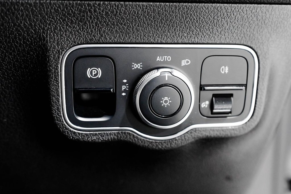 Used Mercedes-Benz GLB 2021 for sale - 76417020: Photo 21