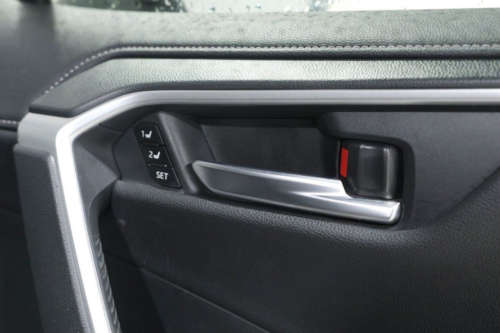 Used Toyota RAV4 2020 for sale - 76416962: Photo 27