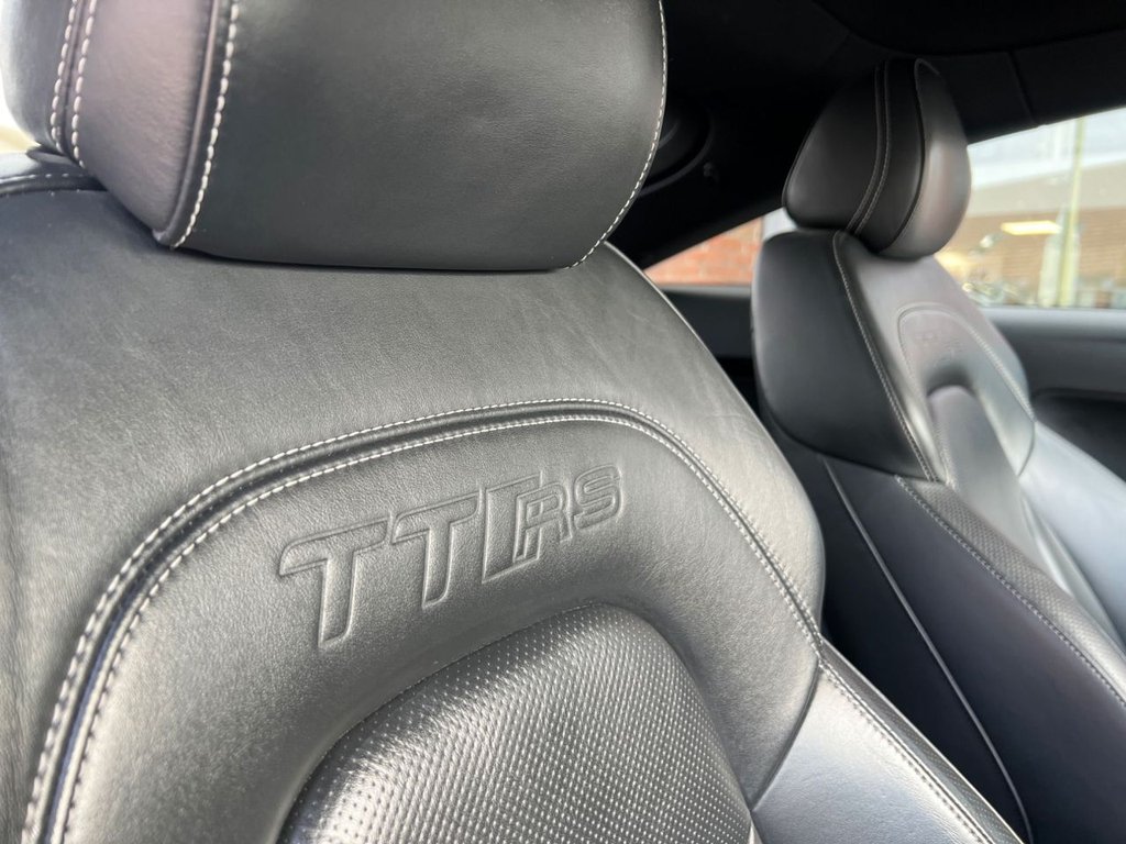 Used Audi TT RS 2010 for sale - 76417398: Photo 12