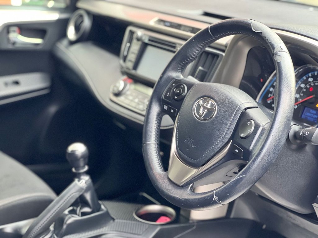 Used Toyota RAV4 2015 for sale - 76798122: Photo 10