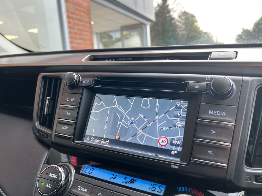 Used Toyota RAV4 2015 for sale - 76798122: Photo 16