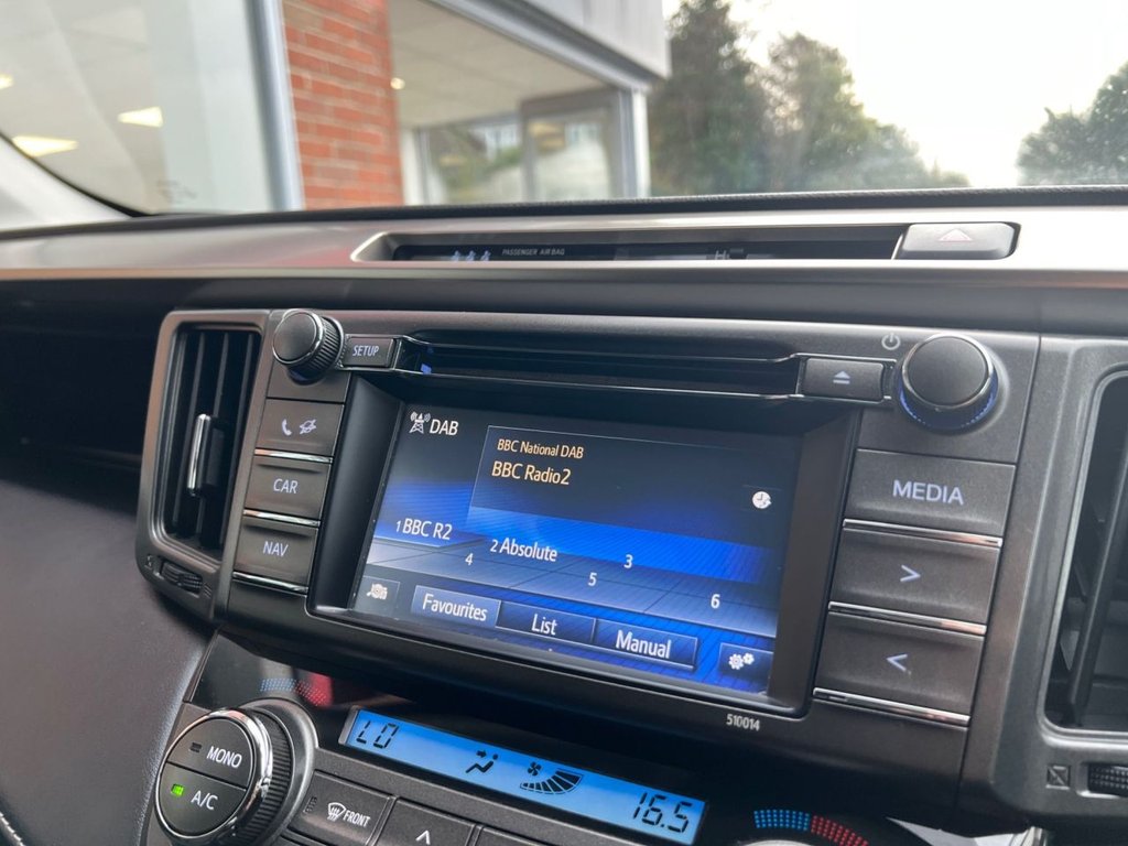 Used Toyota RAV4 2015 for sale - 76798122: Photo 17