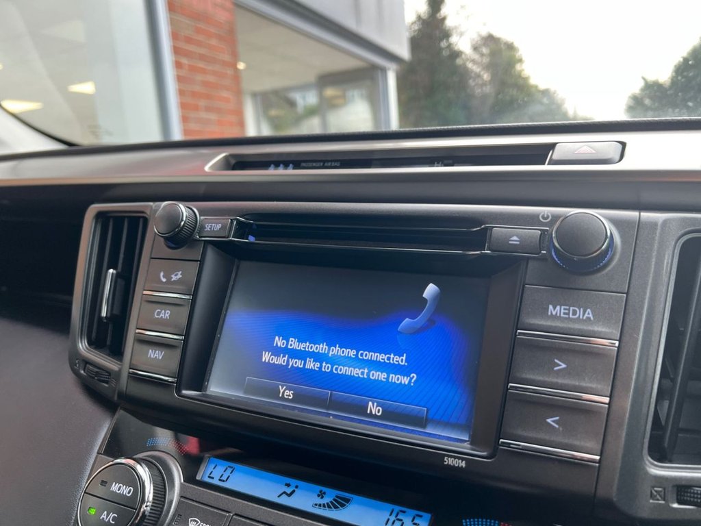 Used Toyota RAV4 2015 for sale - 76798122: Photo 18