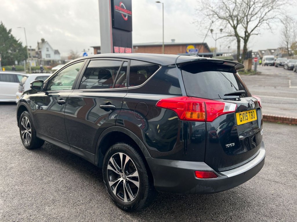 Used Toyota RAV4 2015 for sale - 76798122: Photo 5