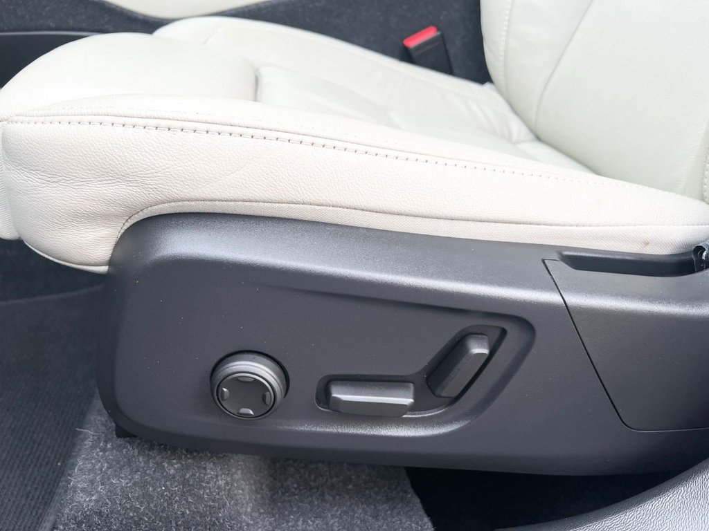 Used Volvo XC40 2023 for sale - 77820956: Photo 14