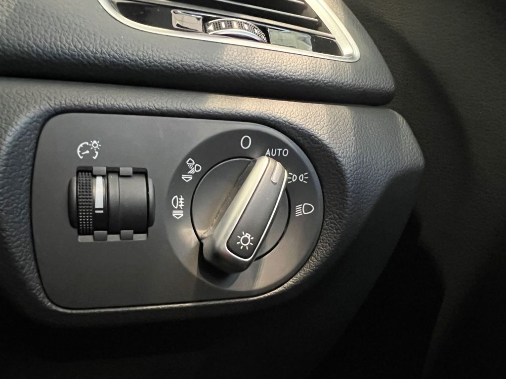 Used Audi Q3 2015 for sale - 77498531: Photo 17