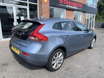 Used Volvo V40 2018 for sale - 79022772: Photo