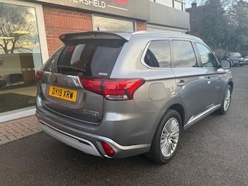 Mitsubishi Outlander feature image