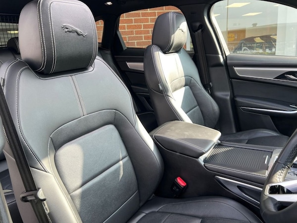 Used Jaguar F-Pace 2023 for sale - 76132195: Photo 11