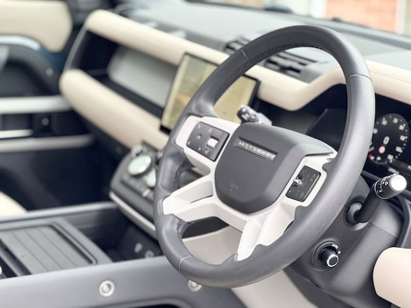 Used Land Rover Defender 2023 for sale - 76081244: Photo 10