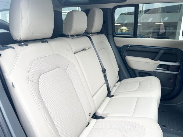 Used Land Rover Defender 2023 for sale - 76081244: Photo 13