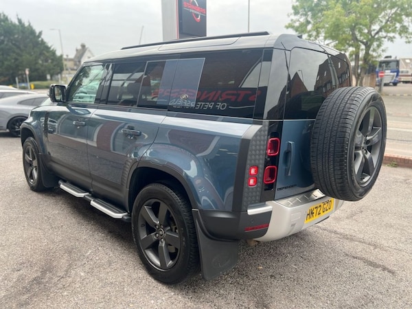 Used Land Rover Defender 2023 for sale - 76081244: Photo 5