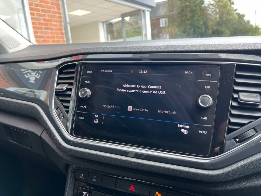 Used Volkswagen T-Roc 2018 for sale - 78110237: Photo 18