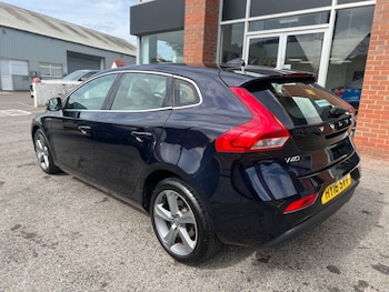 Used Volvo V40 2016 for sale - 79587495: Photo