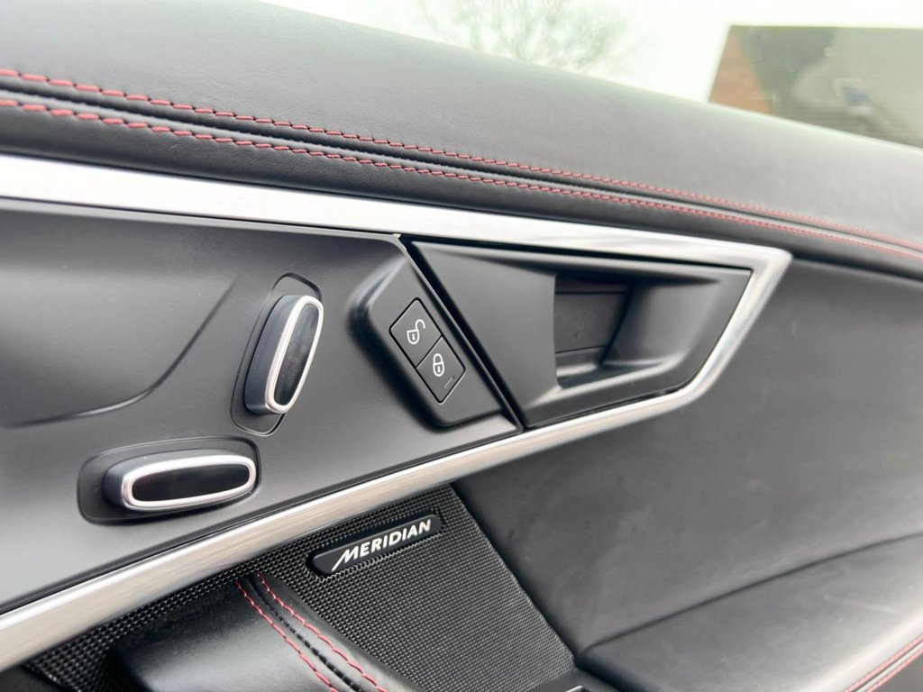 Used Jaguar F-Type 2019 for sale - 76618026: Photo 14