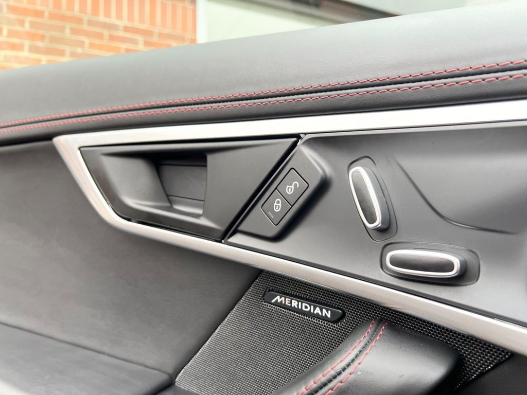 Used Jaguar F-Type 2019 for sale - 76618026: Photo 16