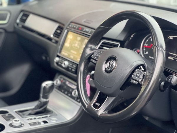 Used Volkswagen Touareg 2016 for sale - 76132525: Photo 10