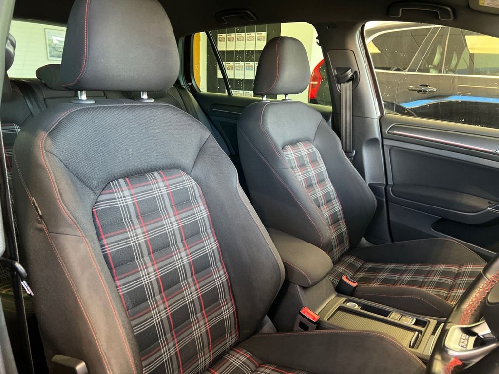 Used Volkswagen Golf 2017 for sale - 76868175: Photo 12