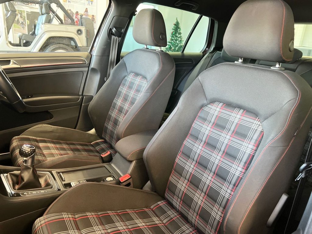 Used Volkswagen Golf 2017 for sale - 76868175: Photo 14