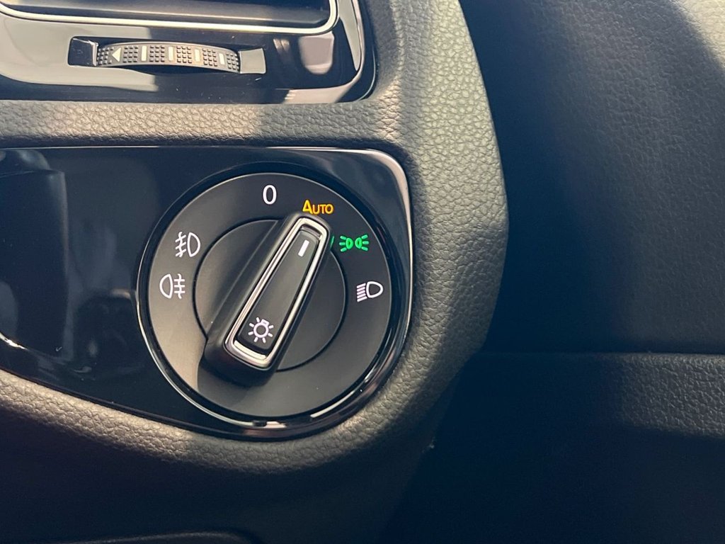 Used Volkswagen Golf 2017 for sale - 76868175: Photo 24