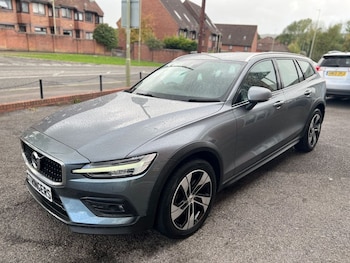 Used Volvo V60 2021 for sale - 76235270: Photo 4