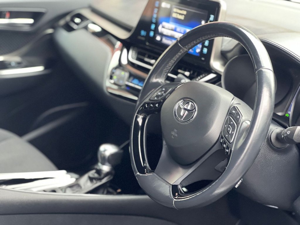 Used Toyota C-HR 2018 for sale - 76797721: Photo 10