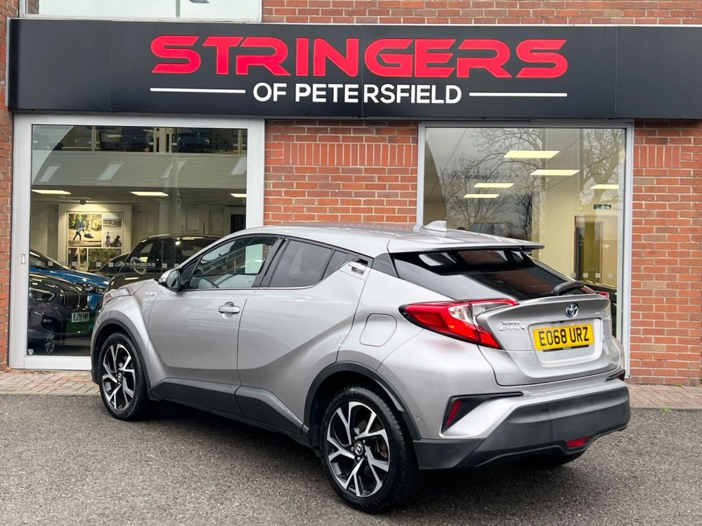 Used Toyota C-HR 2018 for sale - 76797721: Photo 2