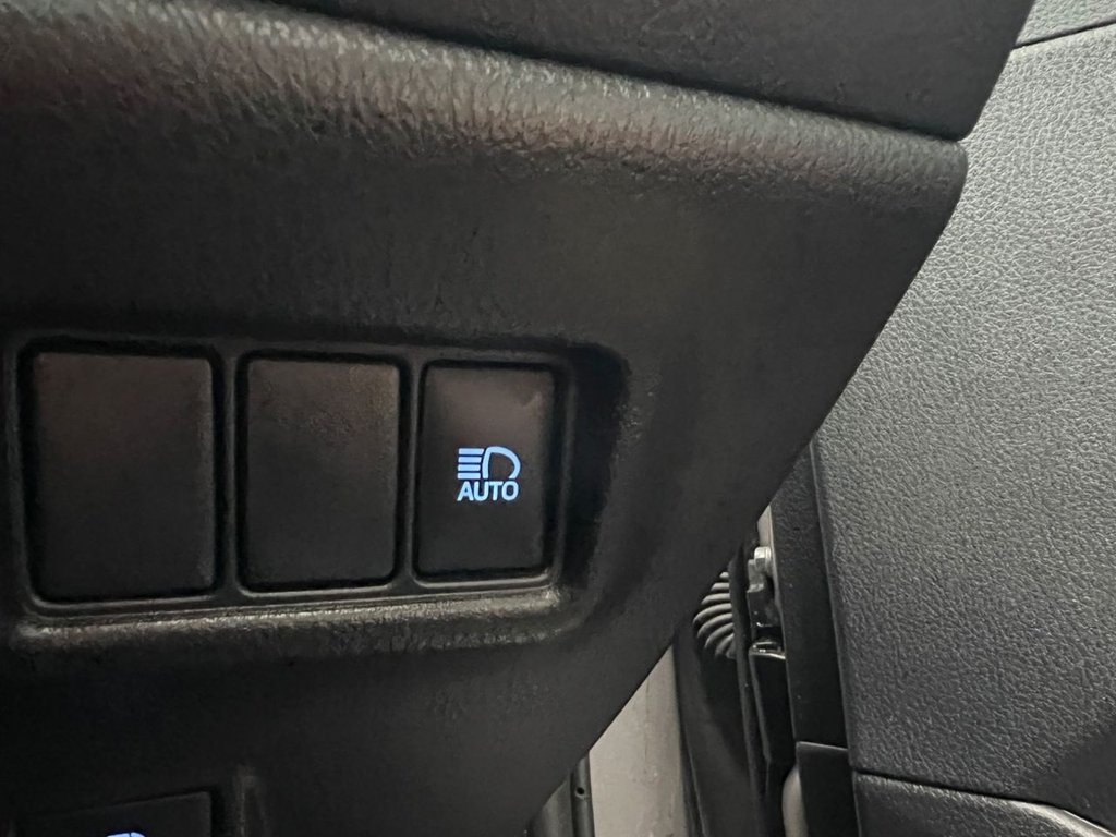 Used Toyota C-HR 2018 for sale - 76797721: Photo 21