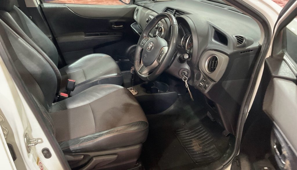 Used Toyota Yaris 2012 for sale - 77442300: Photo 8