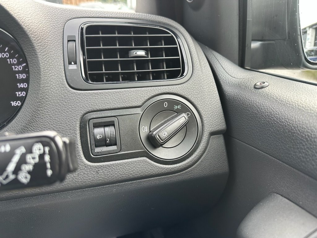 Used Volkswagen Polo 2015 for sale - 77708864: Photo 18