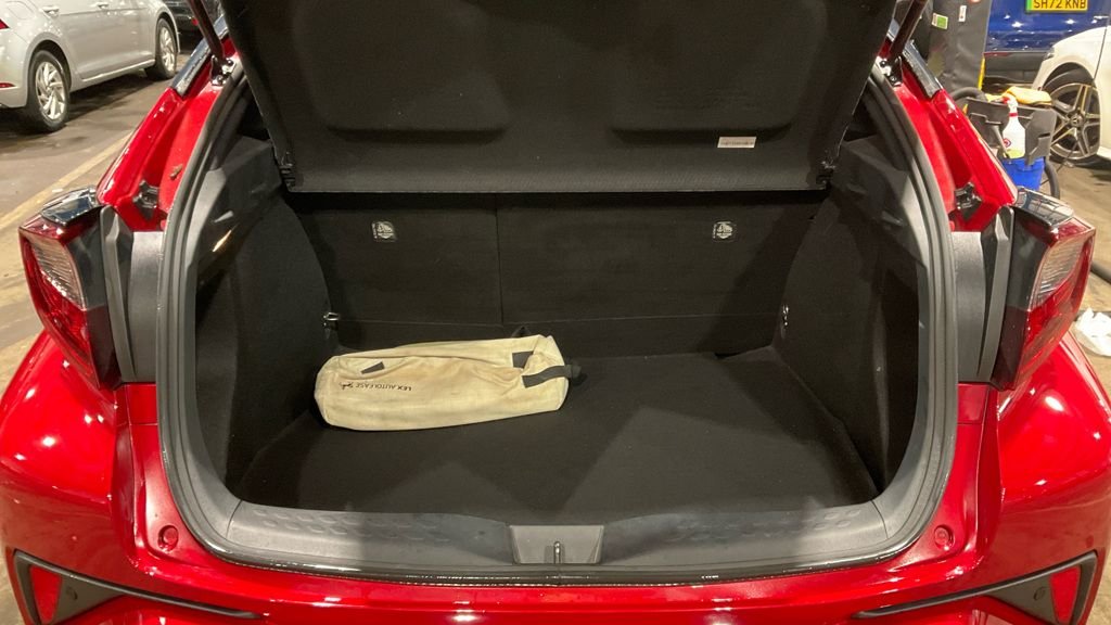 Used Toyota C-HR 2020 for sale - 77408577: Photo 11