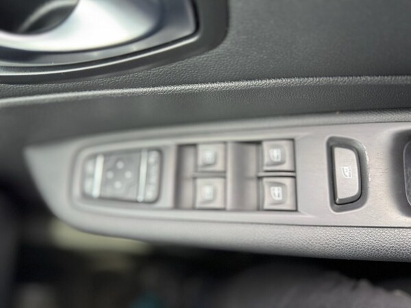 Used Renault Captur 2018 for sale - 75703732: Photo 20