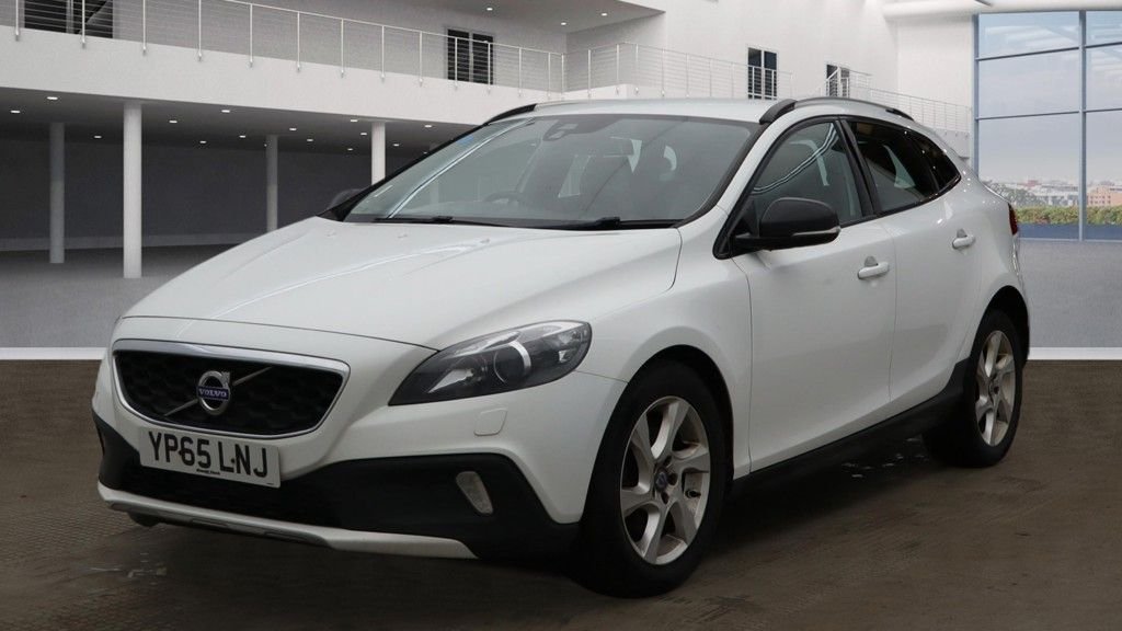 Used Volvo V40 2015 for sale - 77798325: Photo 8