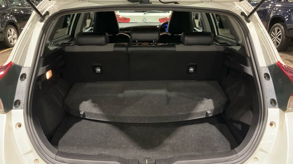 Used Toyota Auris 2016 for sale - 77302564: Photo 11