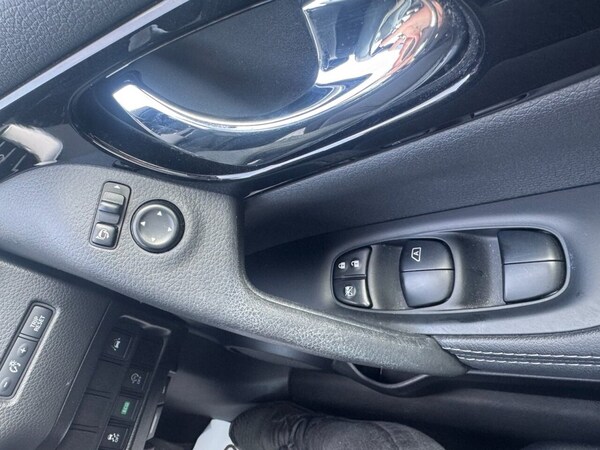 Used Nissan Qashqai 2017 for sale - 74558076: Photo 21