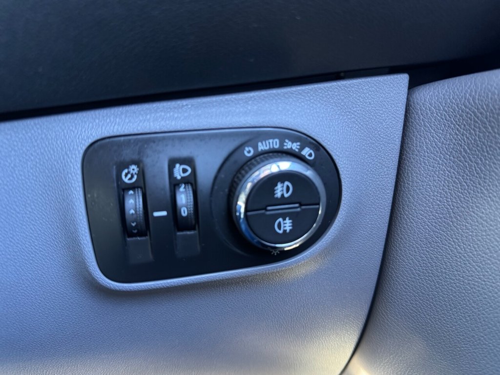 Used Vauxhall Corsa 2016 for sale - 76250198: Photo 18