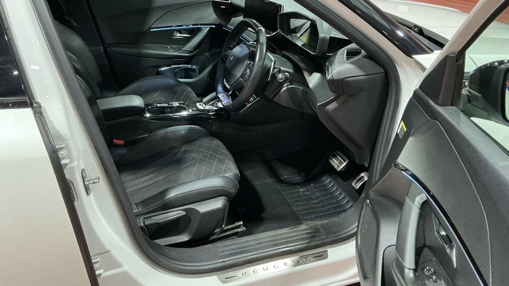 Used Peugeot 2008 2021 for sale - 77821027: Photo 8