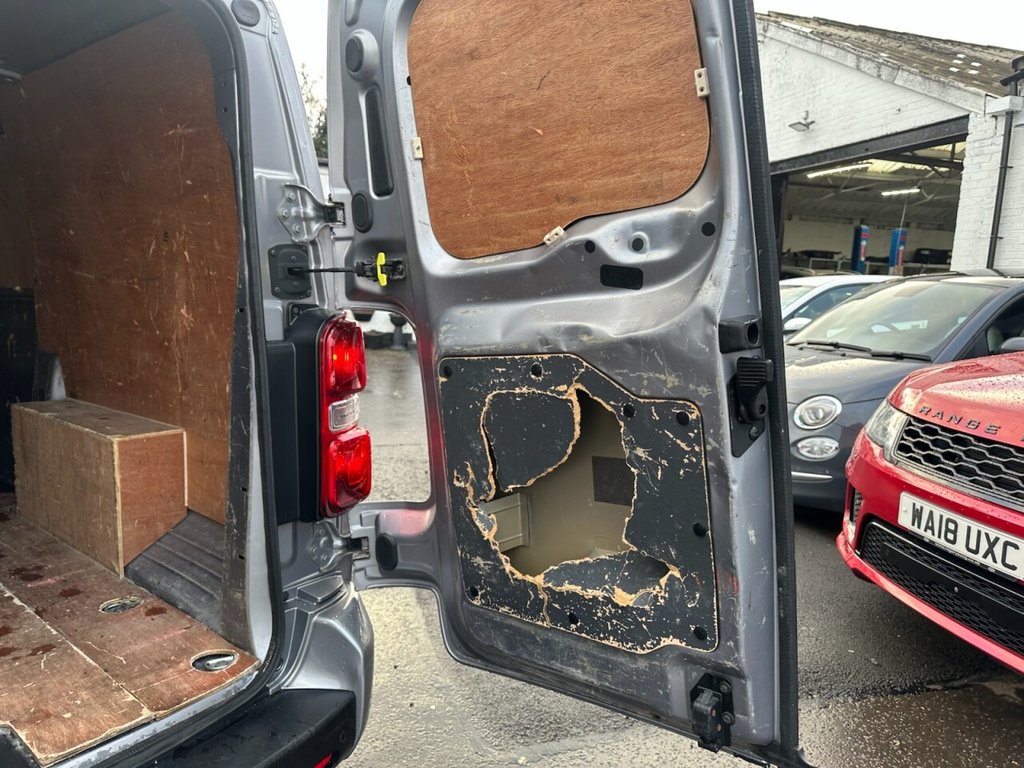 Used Vauxhall Vivaro 2019 for sale - 76758701: Photo 27