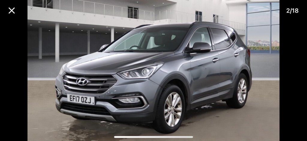 Used Hyundai Santa Fe 2017 for sale - 76768379: Photo 2