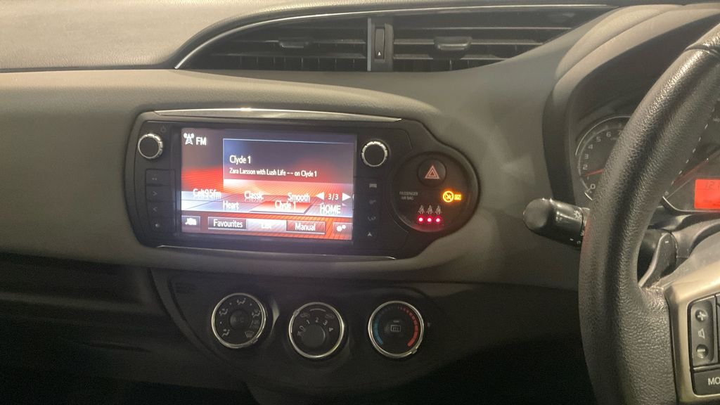 Used Toyota Yaris 2015 for sale - 77981565: Photo 17