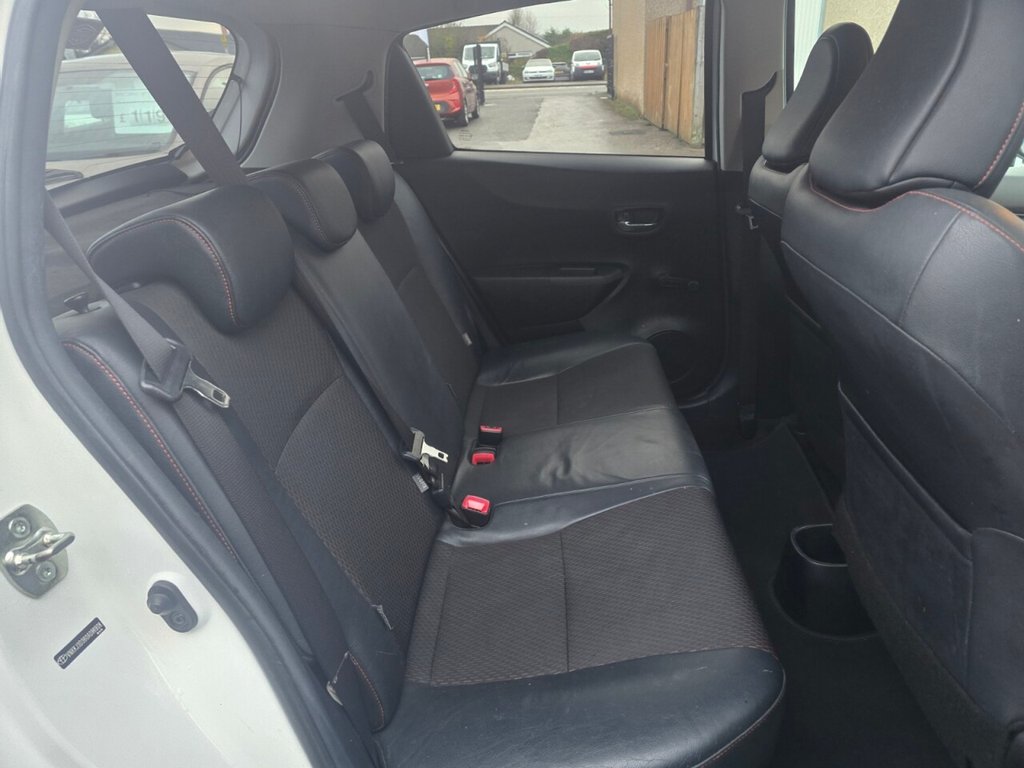 Used Toyota Yaris 2012 for sale - 77890942: Photo 10