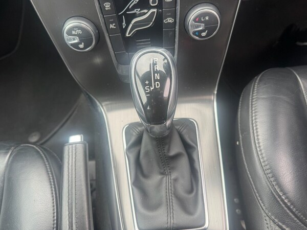 Used Volvo V40 2014 for sale - 75659912: Photo 15