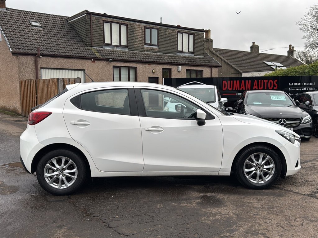 Used Mazda Mazda2 2015 for sale - 78056189: Photo 8