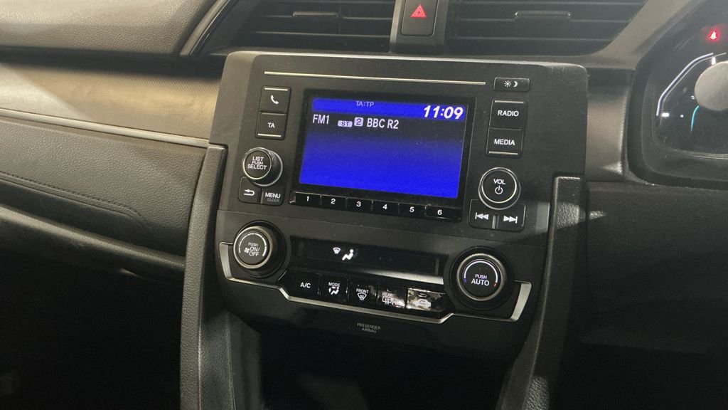 Used Honda Civic 2018 for sale - 78069423: Photo 10