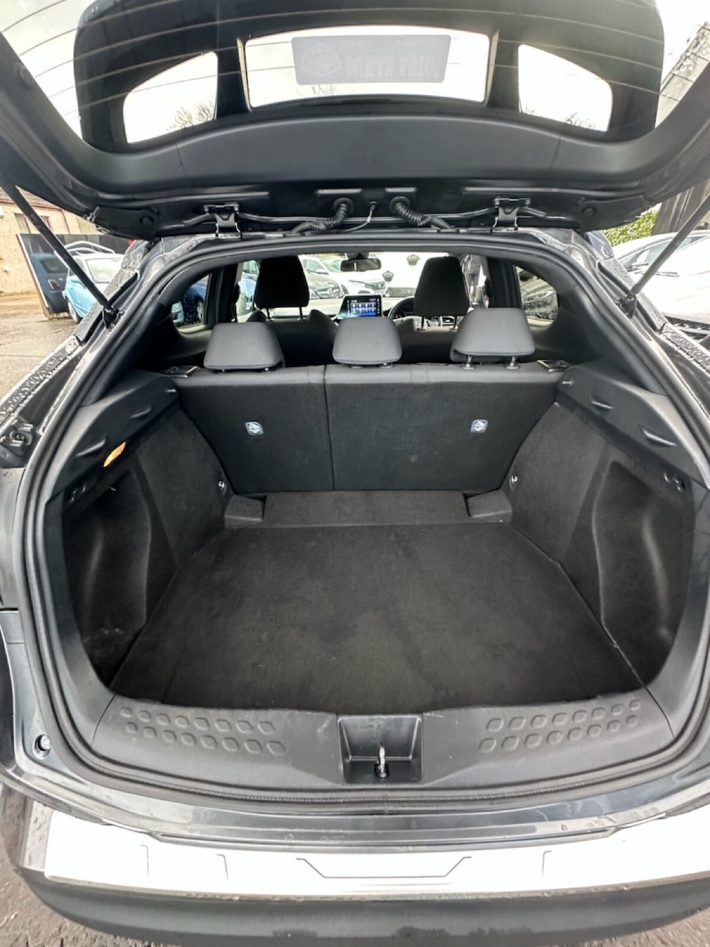 Used Toyota C-HR 2018 for sale - 76797824: Photo 23