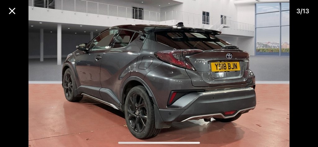 Used Toyota C-HR 2018 for sale - 76797824: Photo 3