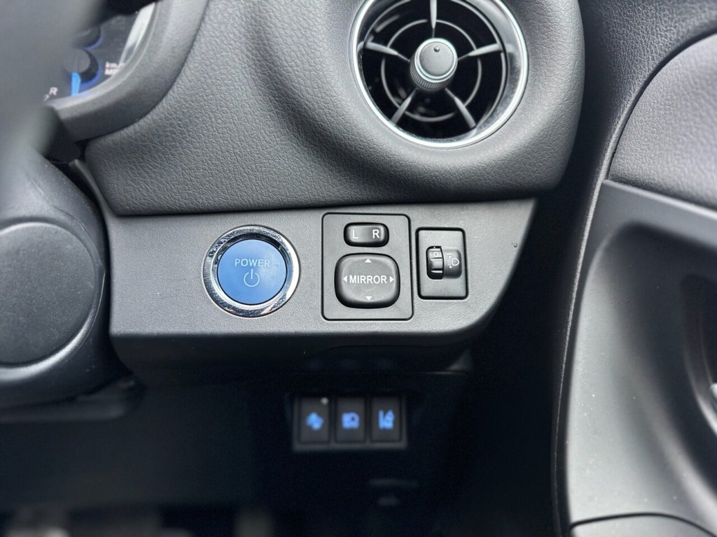 Used Toyota Yaris 2017 for sale - 77442305: Photo 27