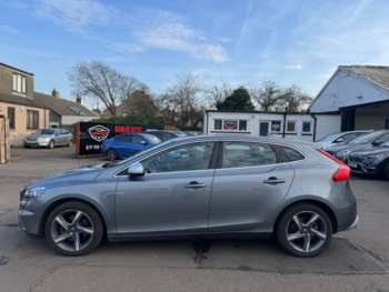 Used Volvo V40 2015 for sale - 73813430: Photo