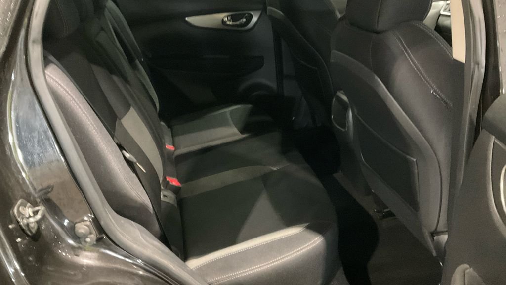 Used Nissan Qashqai 2017 for sale - 76941580: Photo 8